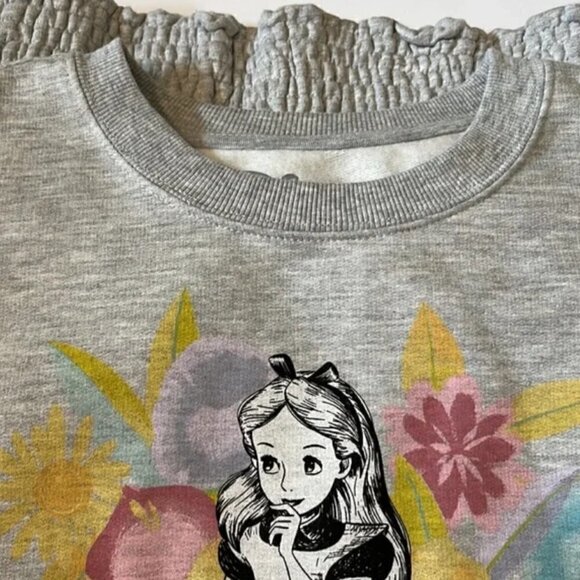 Disney Alice in Wonderland Sweater L Pullover Scoop Neck White Rabbit Fandom - Picture 6 of 12